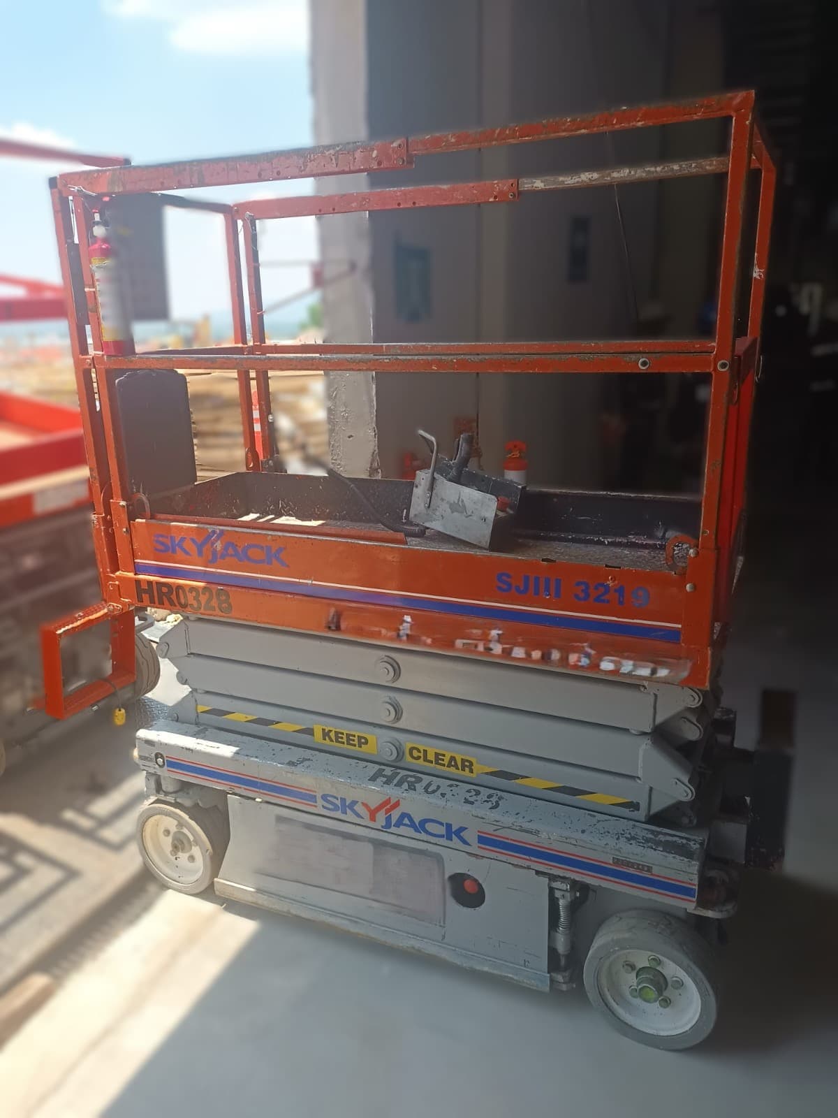 Elevador Tijera Eléctrico 8 Metros Skyjack SJIII3219 2011